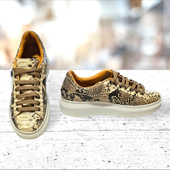 STEVEN by STEVE MADDEN Women's Snakeskin Print Sneakers size U.S. 8.5 euro 39 - Picture 3 of 15